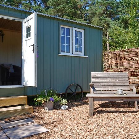 The Laburnum Retreat Shepherd Hut Private Hot Tub Upper Hulme Εξωτερικό φωτογραφία