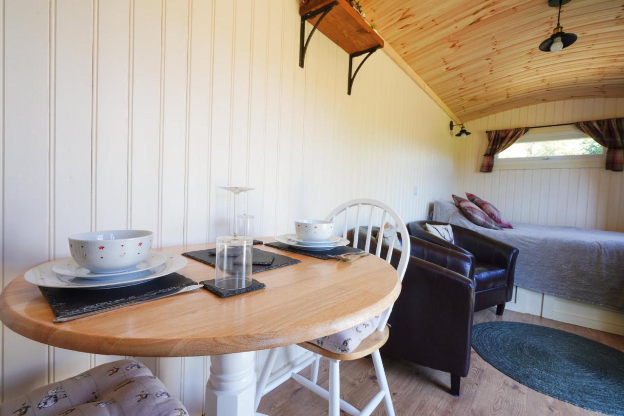The Laburnum Retreat Shepherd Hut Private Hot Tub Upper Hulme Εξωτερικό φωτογραφία