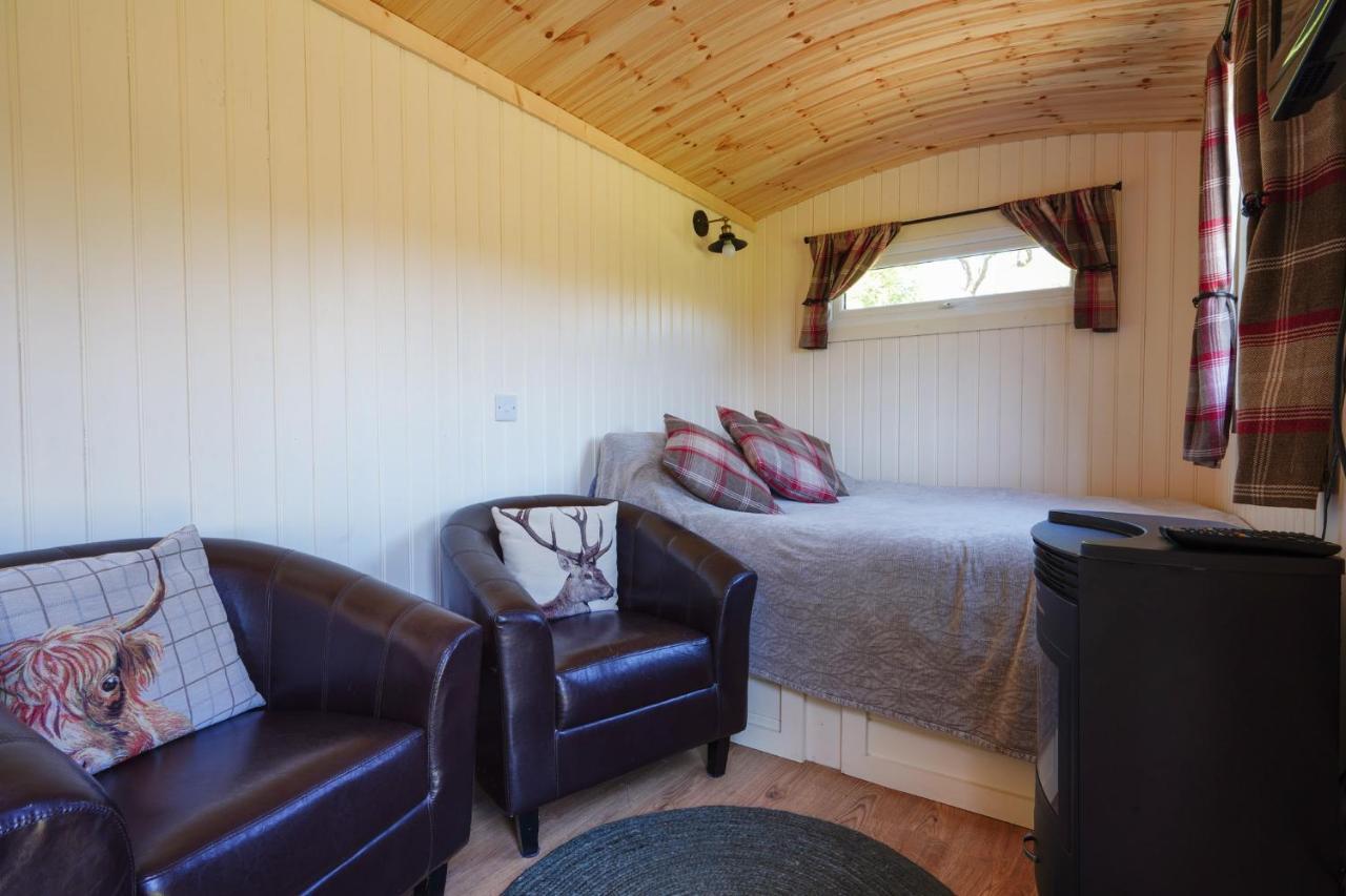 The Laburnum Retreat Shepherd Hut Private Hot Tub Upper Hulme Εξωτερικό φωτογραφία