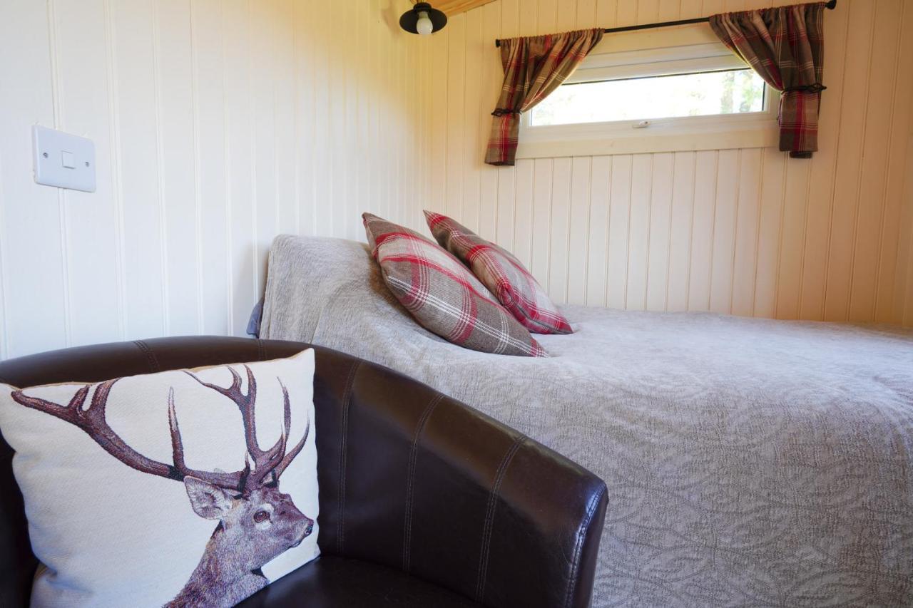 The Laburnum Retreat Shepherd Hut Private Hot Tub Upper Hulme Εξωτερικό φωτογραφία