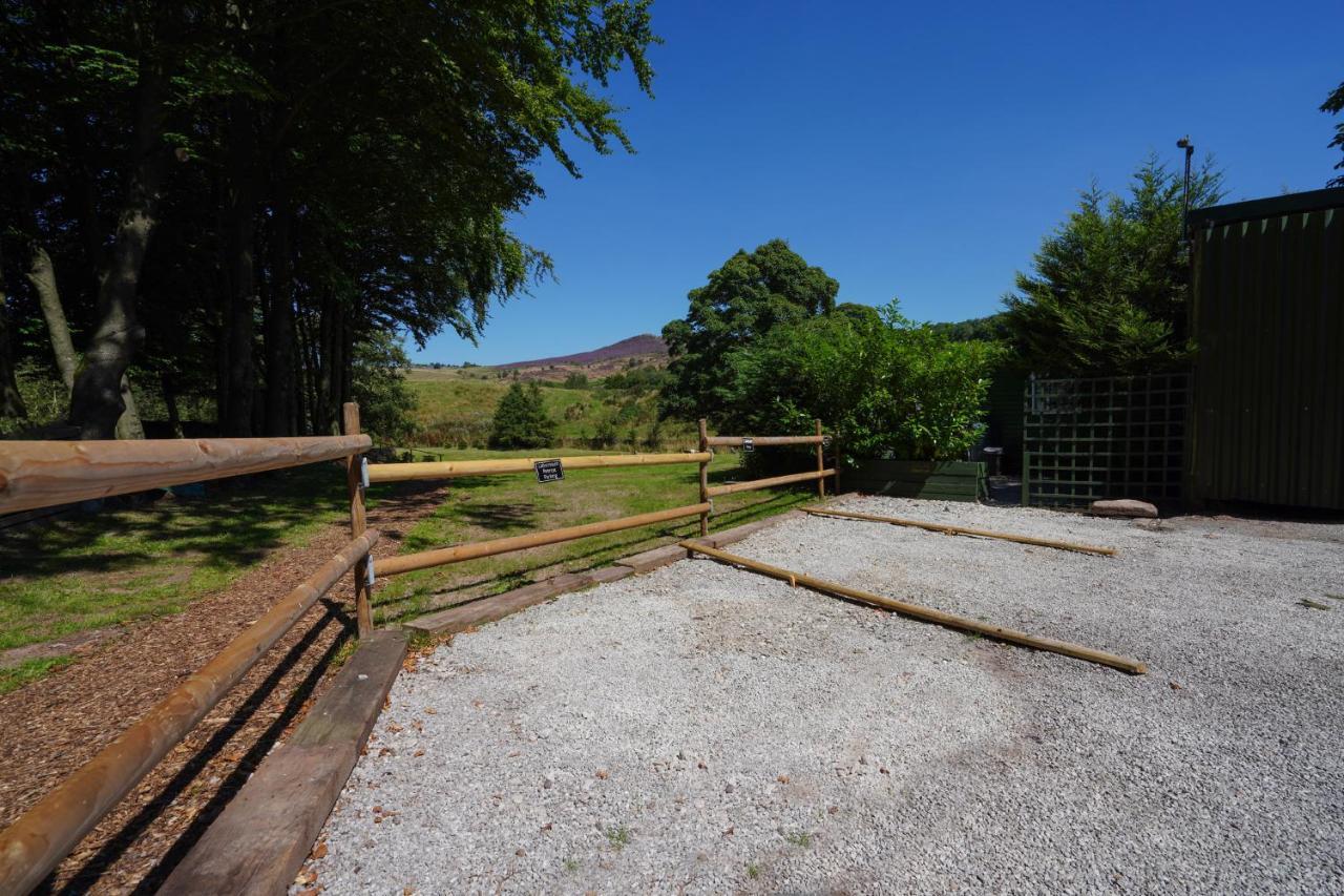 The Laburnum Retreat Shepherd Hut Private Hot Tub Upper Hulme Εξωτερικό φωτογραφία